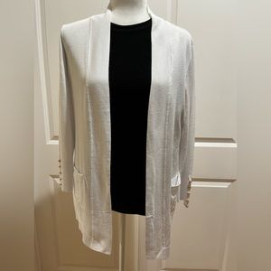 JM COLLECTION NWT Women’s Button-sleeve Flyaway White Cardigan. Size PM